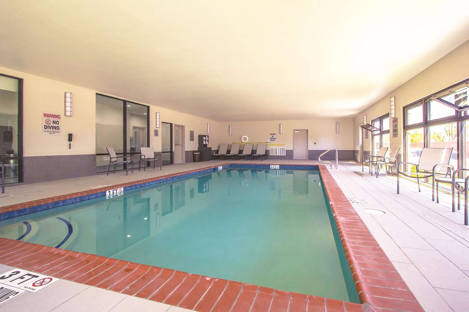 La Quinta Inn Suites By Wyndham Pampa 40/52