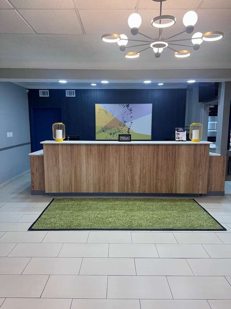 Spark by Hilton Galveston 6/31