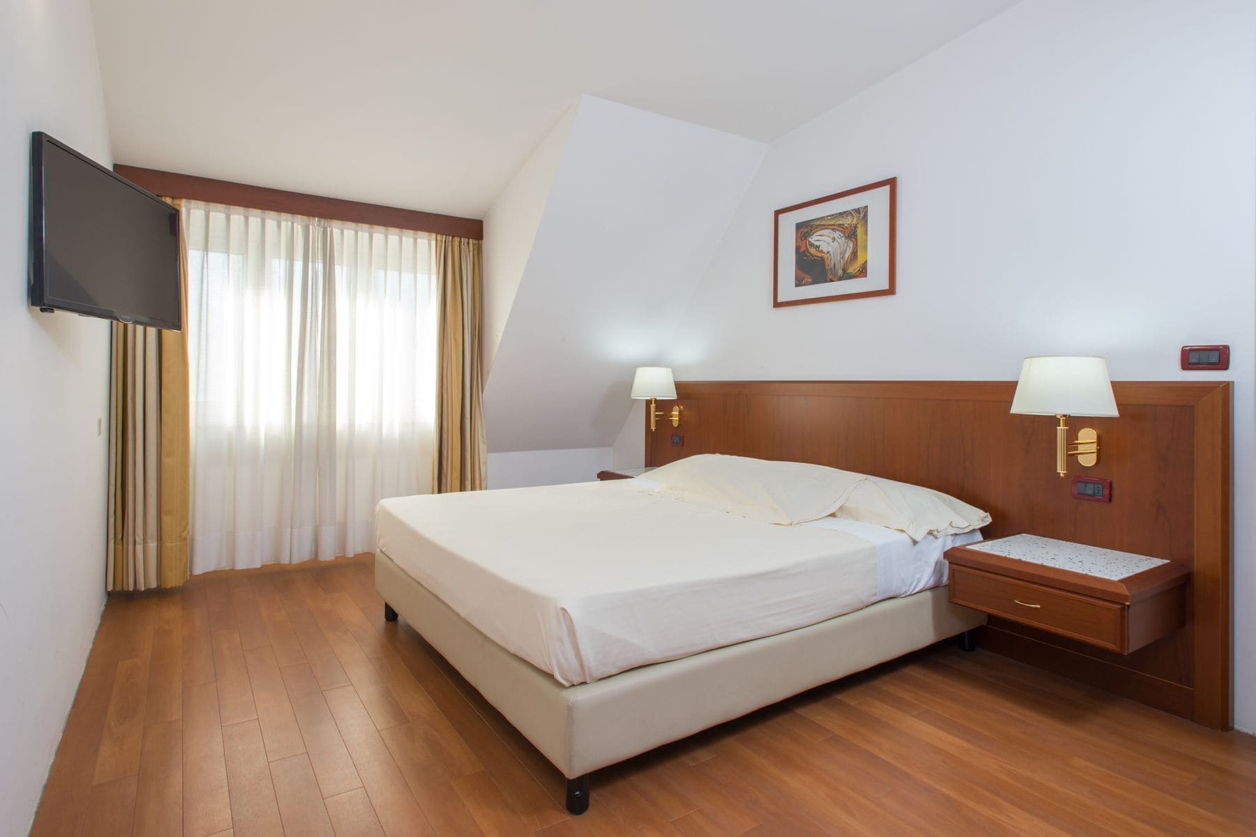 ROOM, SINGLE, DOUBLE BED