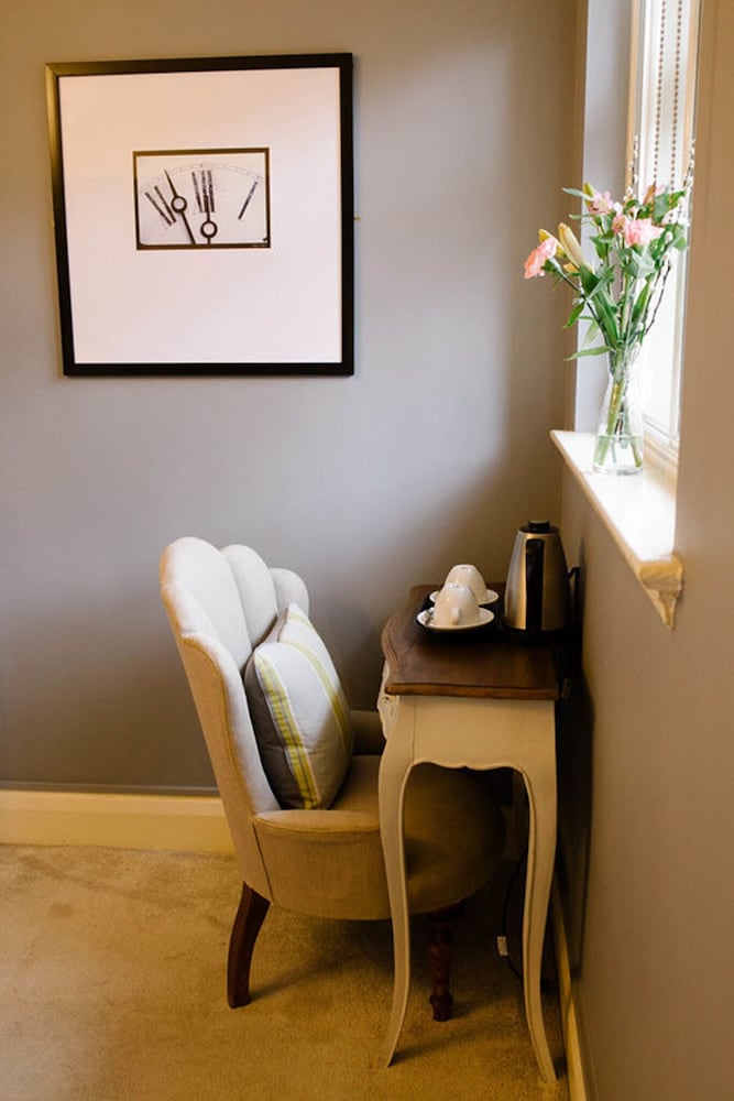 Flynn's Town House 34/50