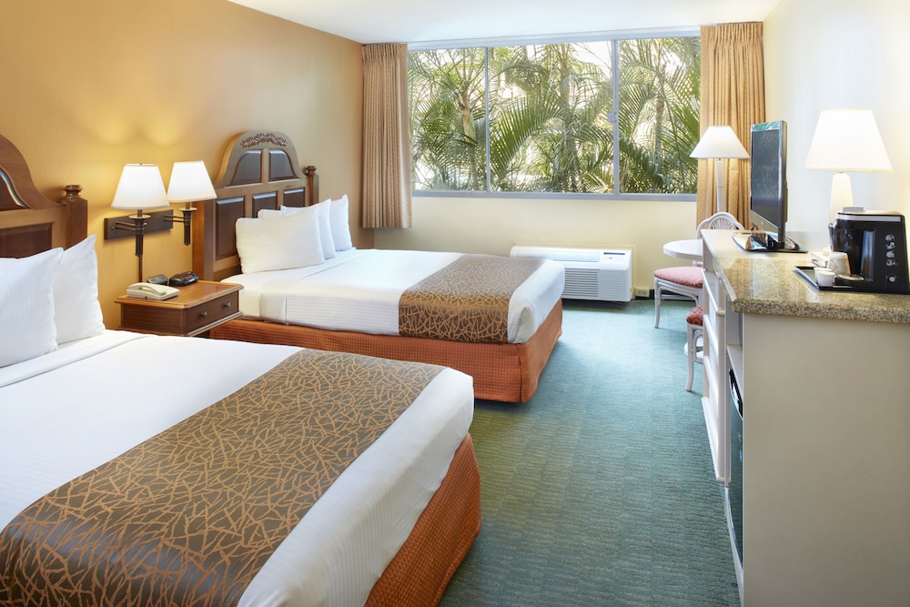 Airport Honolulu Hotel, Trademark Collection by Wyndham 16/63