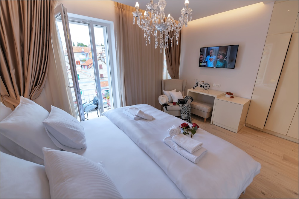 Via Porto Rooms 21/49
