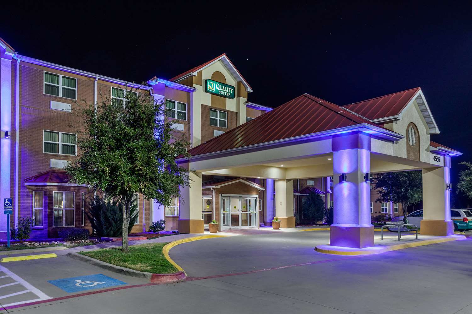 Quality Suites Addison-Dallas 6/42