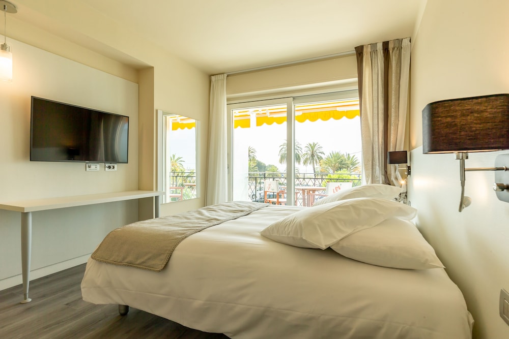 La Dolce Vita Hotel 15/30