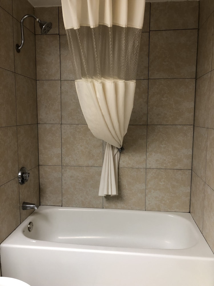 Baymont By Wyndham Cincinnati 18/39