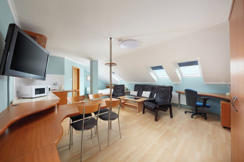 Hotel Nikolas 39/50