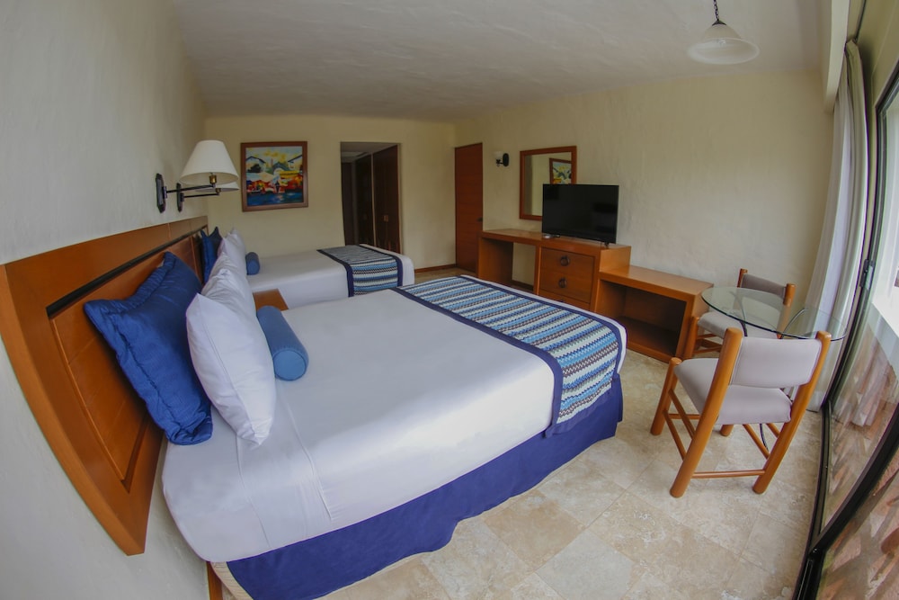 Plaza Pelicanos Grand Beach Resorts 6/65