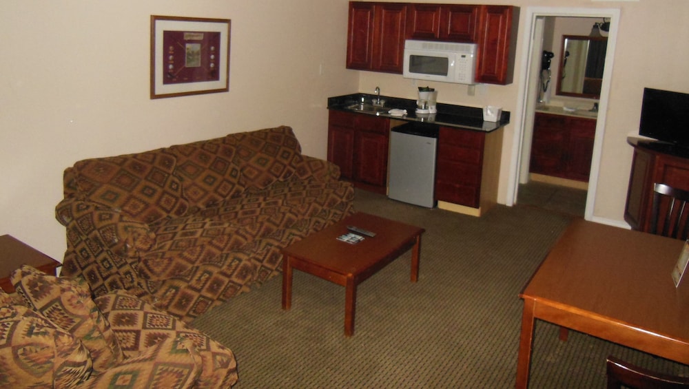 Ramada by Wyndham Diamondhead I-10/Gulfport 35/47