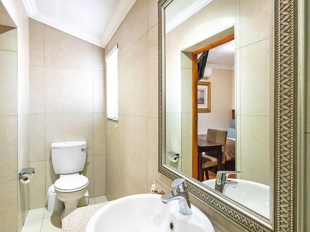 Sunward Park Guesthouse 46/50