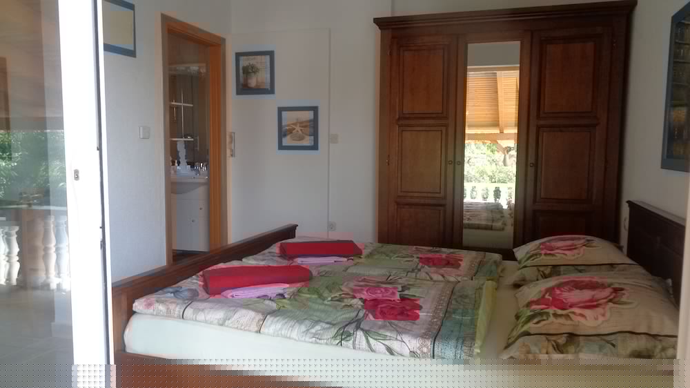 APARTMENTS MORETA 10/50
