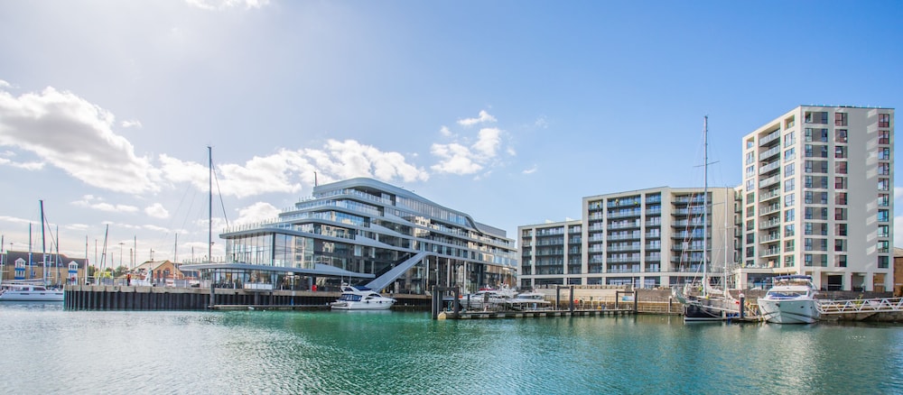 Southampton Harbour Hotel 68/71