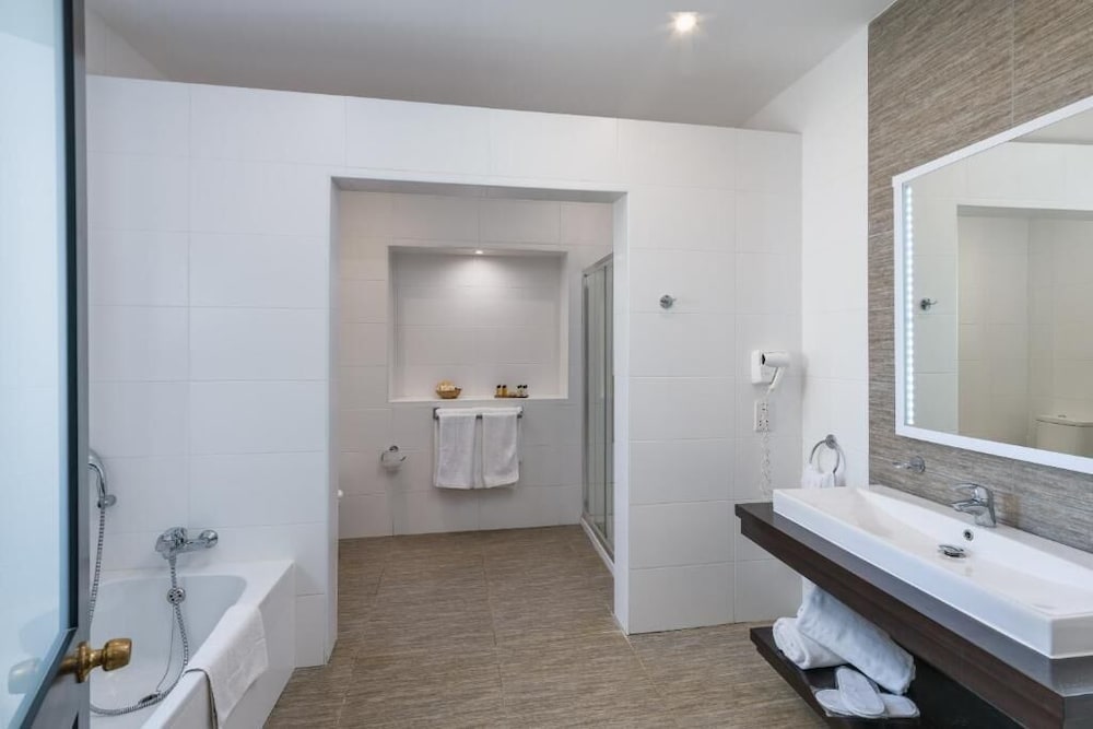 جناح استوديو سوبيريور بسرير كوين مع أريكة، Hotel Ta Cenc and Spa 2/2
