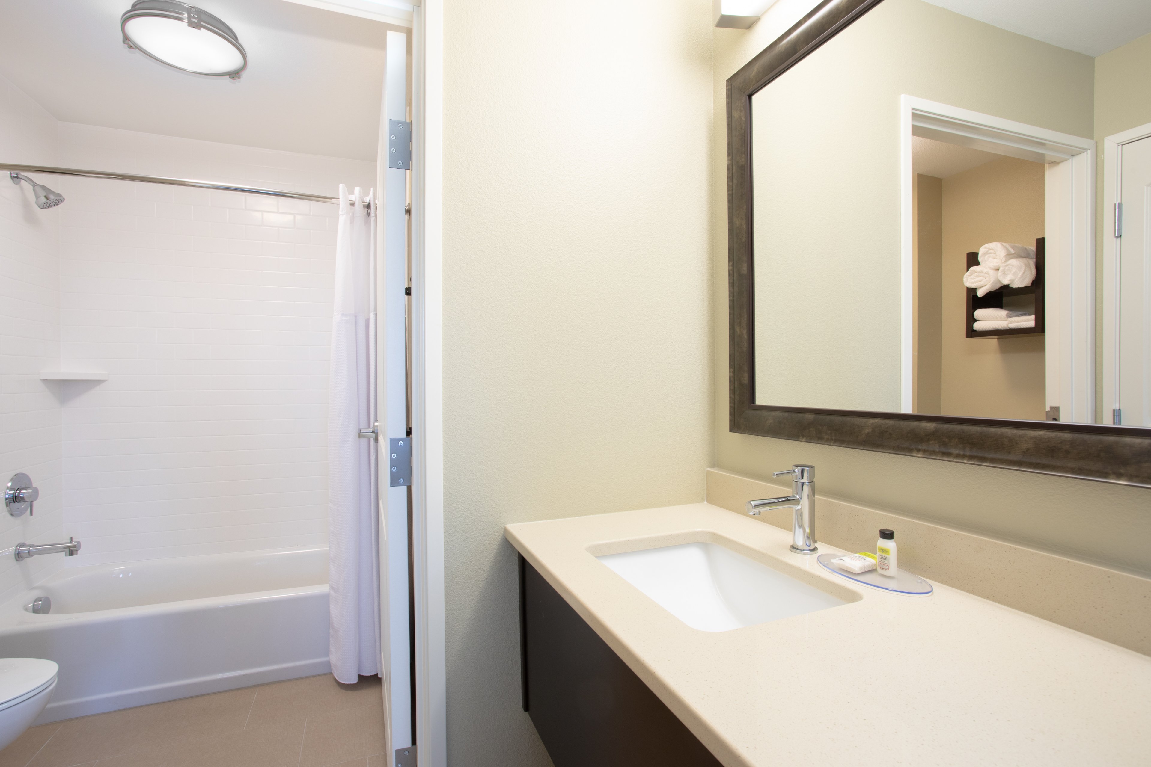 STAYBRIDGE SUITES DENVER SOUTH - HIGHLANDS RANCH 45/47