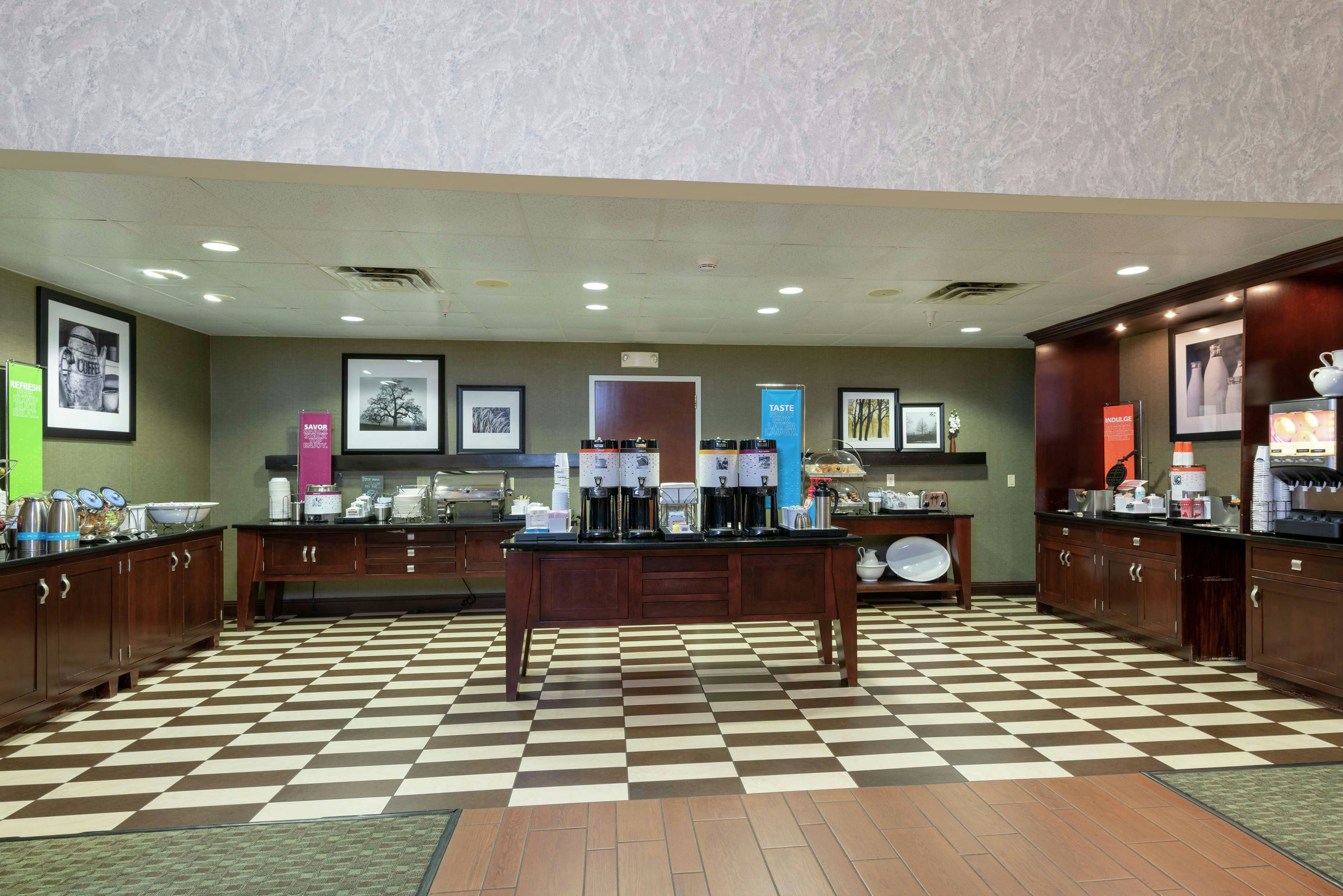 Hampton Inn & Suites Valparaiso 63/81