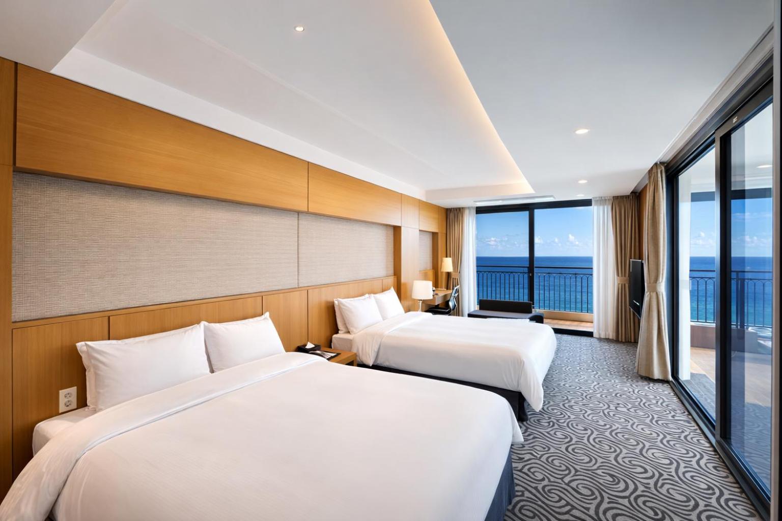 Ocean, Premier, Family, Suite, Twin Beds, Harbour View