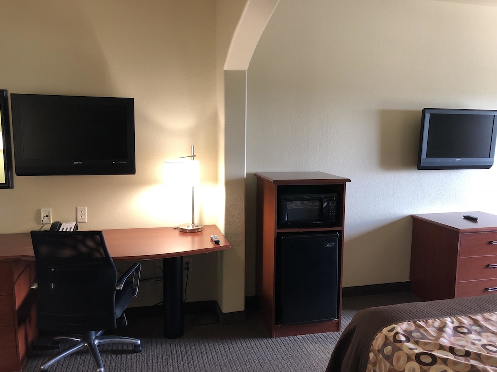 Best Western Sea World/Lackland AFB NW Hotel Suites 42/50
