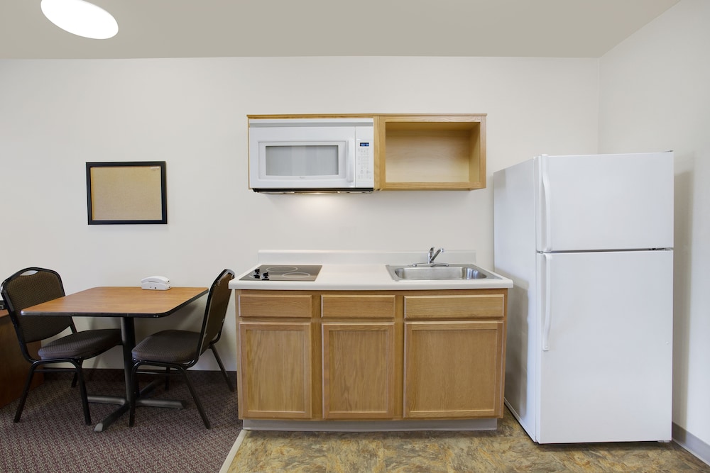 WoodSpring Suites Colonial Heights Fort Lee 7/11