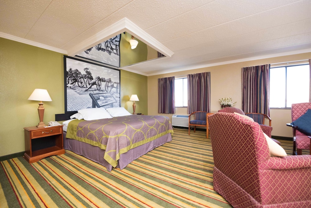 Super 8 By Wyndham Frederick 11/42