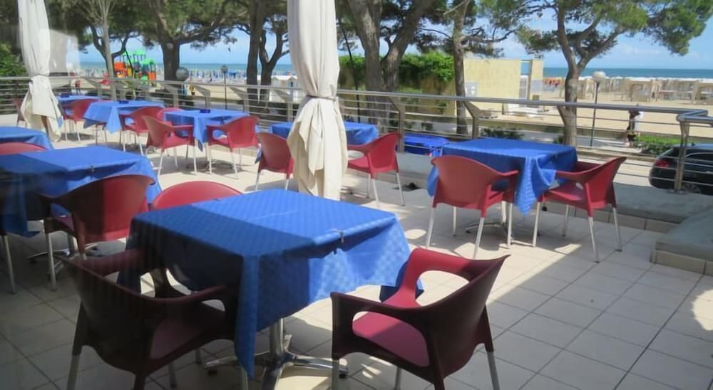 HOTEL AMBRA 35/50