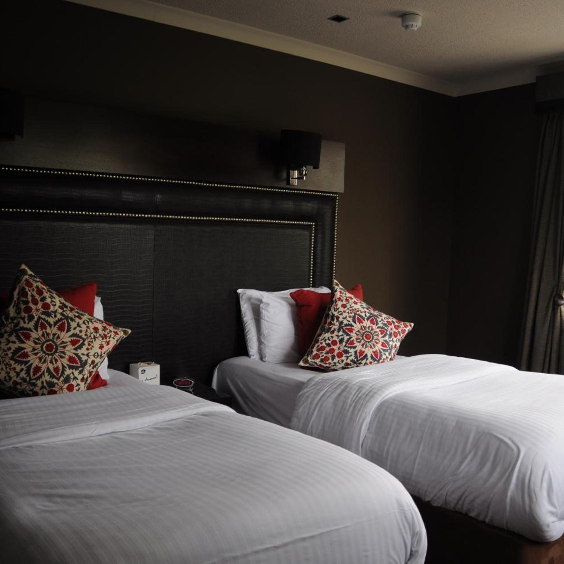 غرفة سوبيريور بسرير فردي، Eglinton Arms Hotel, BW Premier Collection 3/8