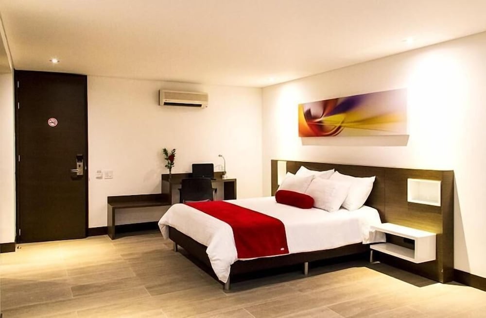 Hotel Loyds 30/64