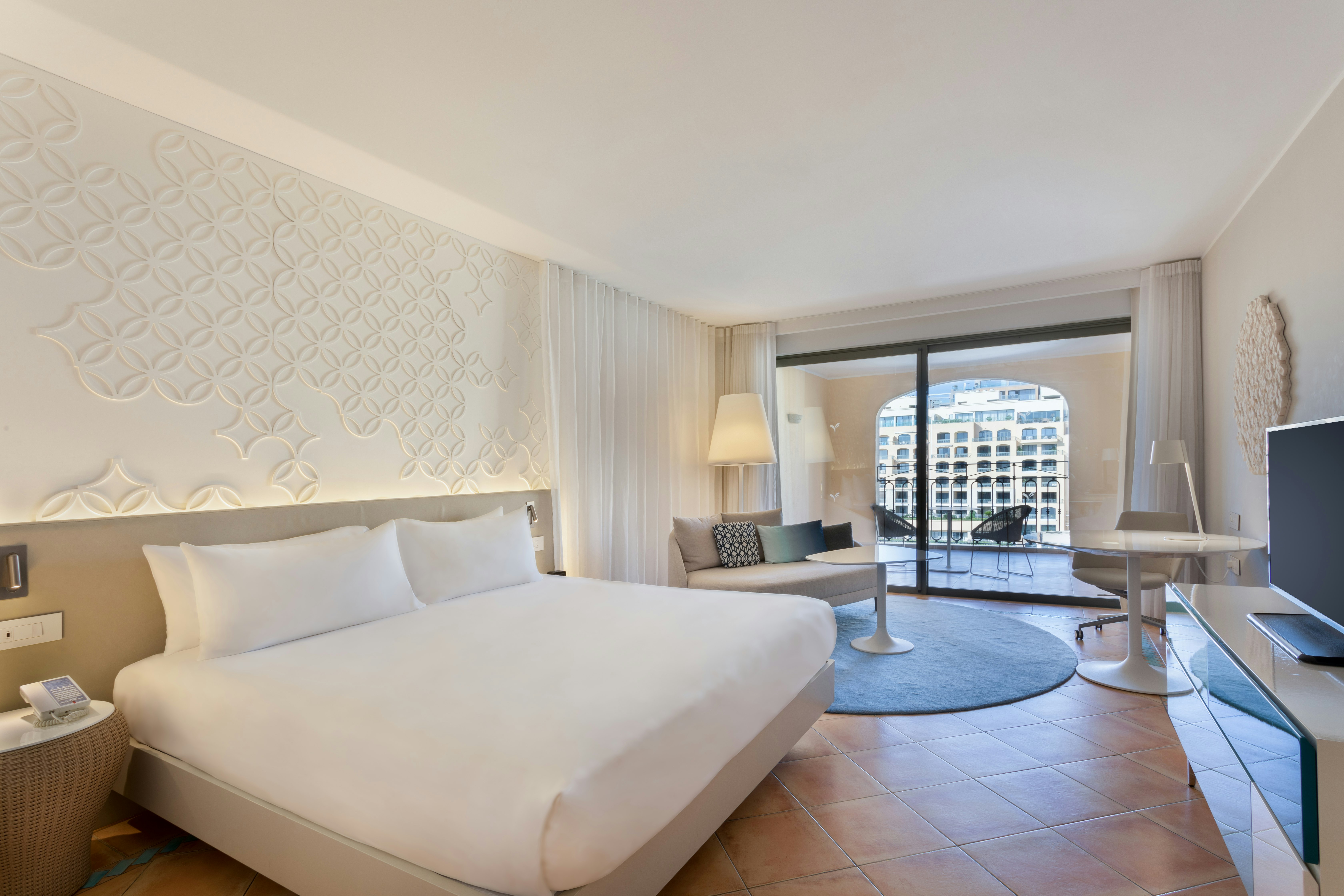 EXECUTIVE, KING BED, MARINA VIEW