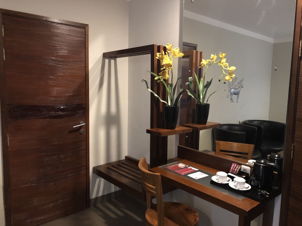 Burza Hotel 32/33