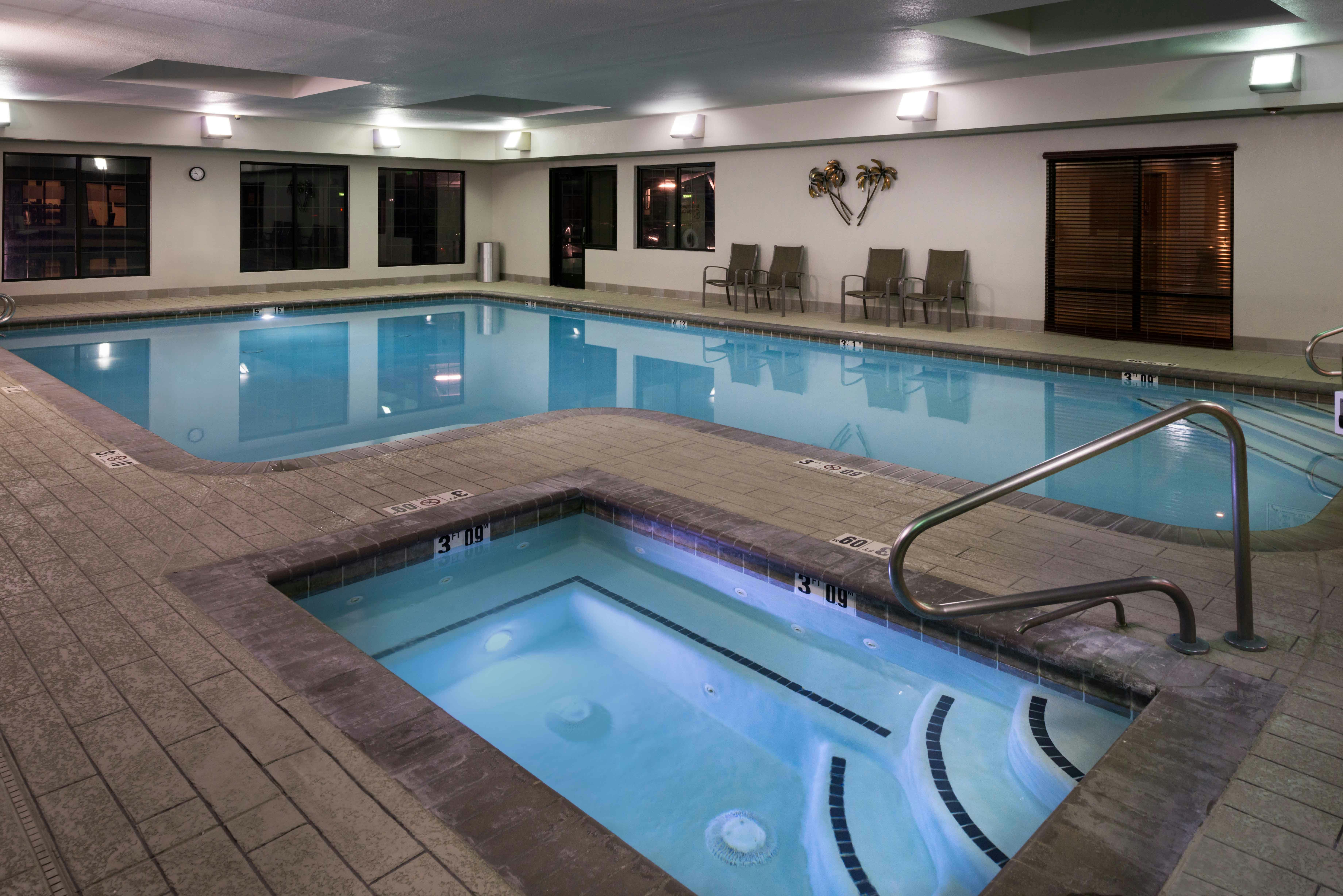 Hampton Inn Suites Carson City 32/56