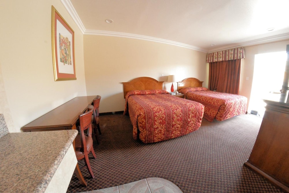 Palace Inn Oxnard 27/43