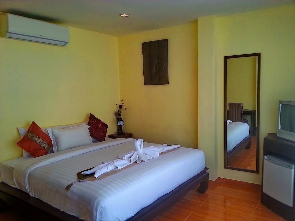 Baan Suay Hotel 11/40
