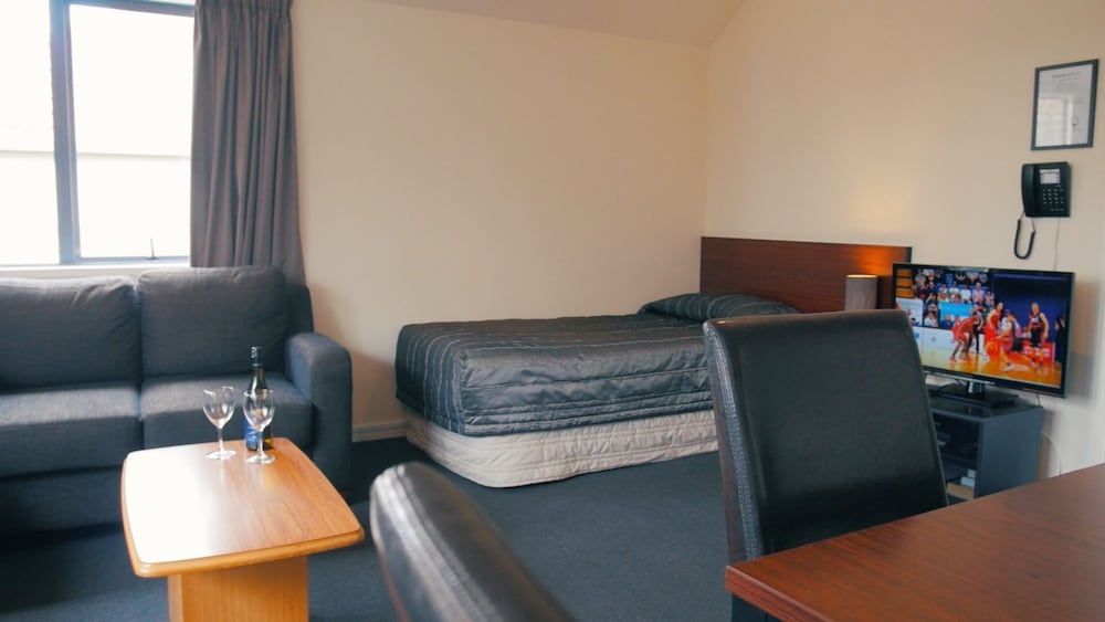 Sherborne Motor Lodge 26/52