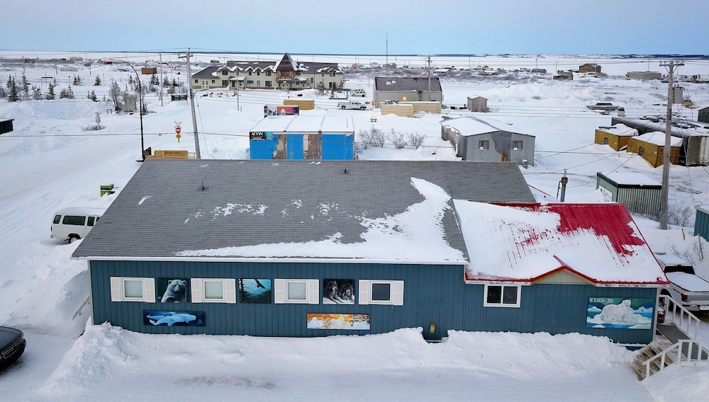 IceBerg Inn 17/25
