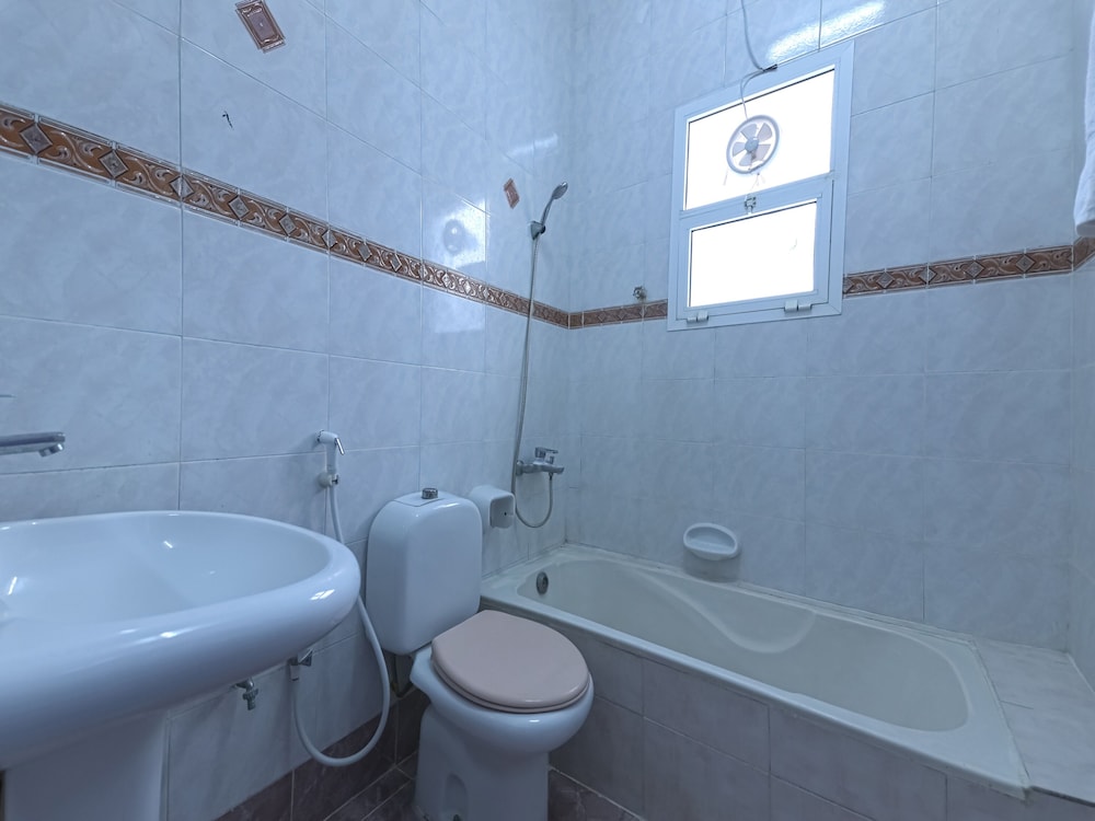 Super OYO 108 Marsa Al Masafar Hotel Apartment 21/21