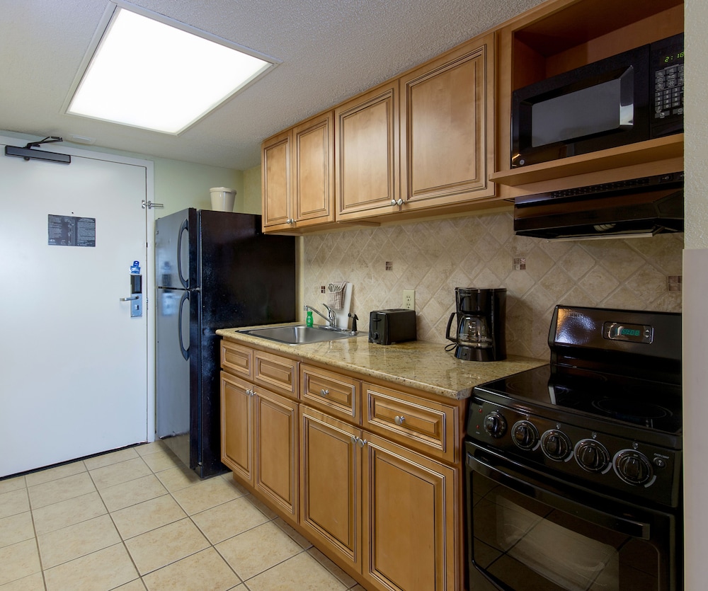 Compass Cove Resort 8/66