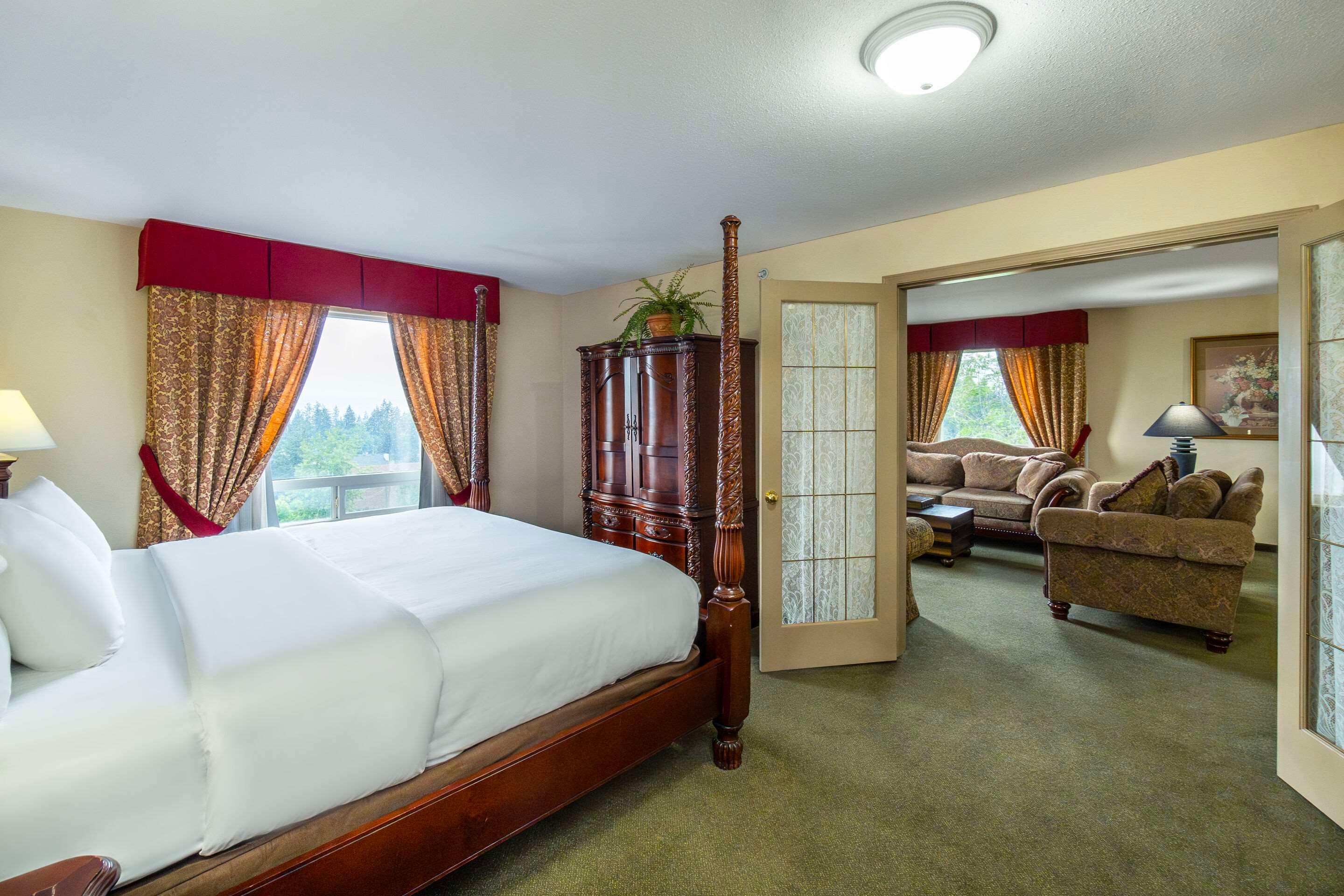 Upgrade, Efficiency, Suite, King Bed