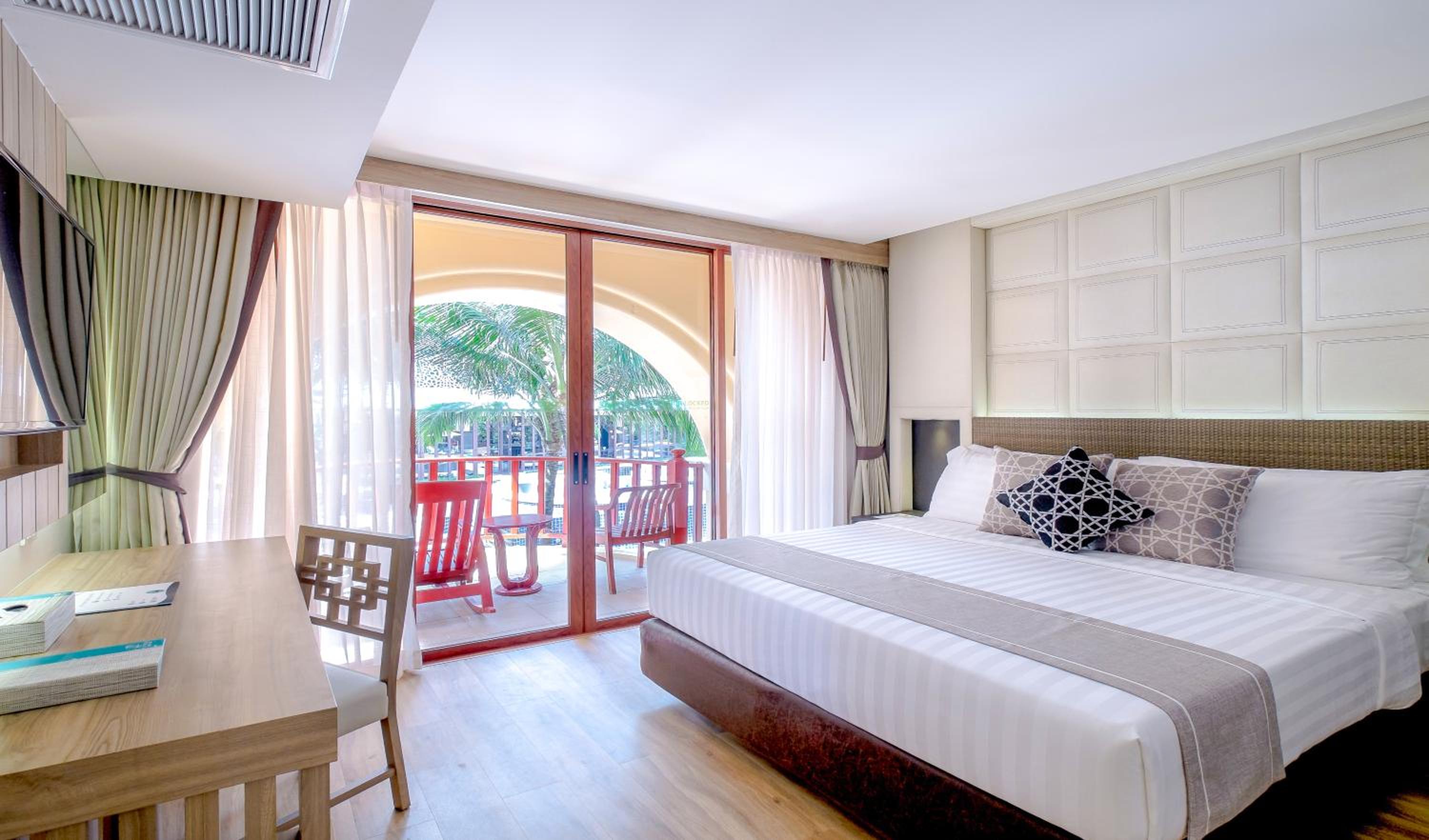 Room at Phuket Graceland Resort & Spa, PATONG BEACH
