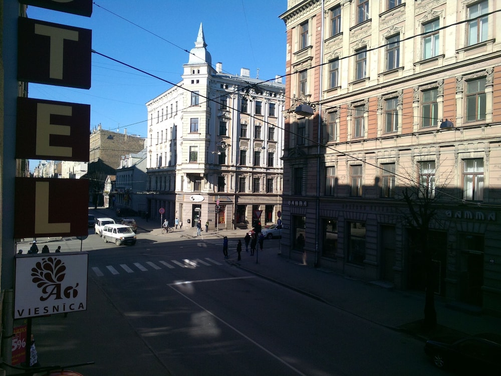 A1 Hotel 46/51