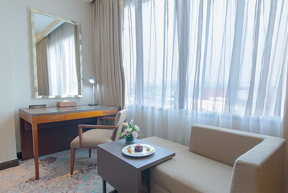 Gumaya Tower Hotel Semarang 60/73
