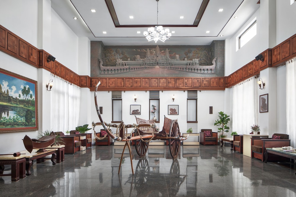 Ohana Phnom Penh Palace Hotel 44/56