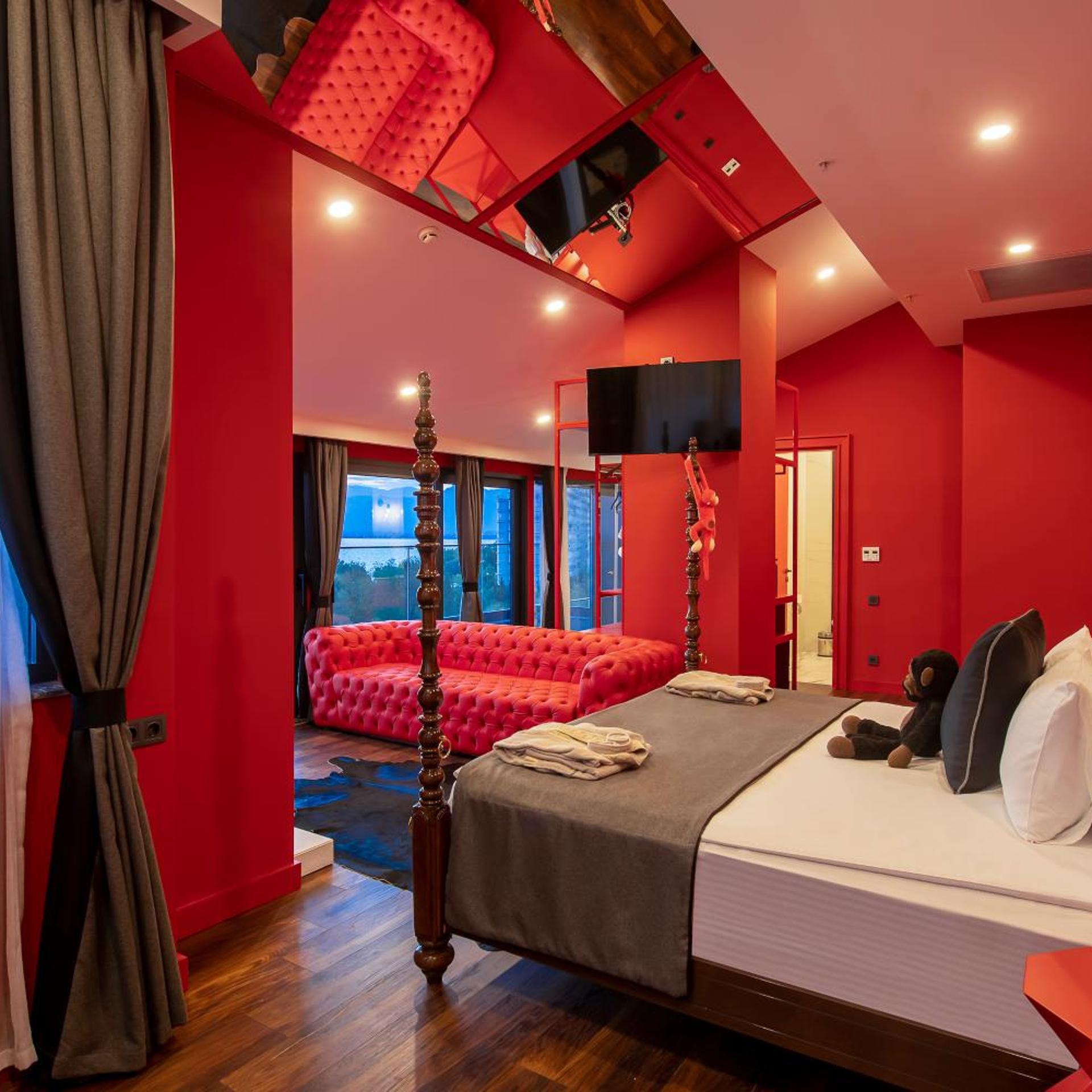 جناح بسرير كينج بإطلالة على البحر، Lucky Monkey Hotel 4/8