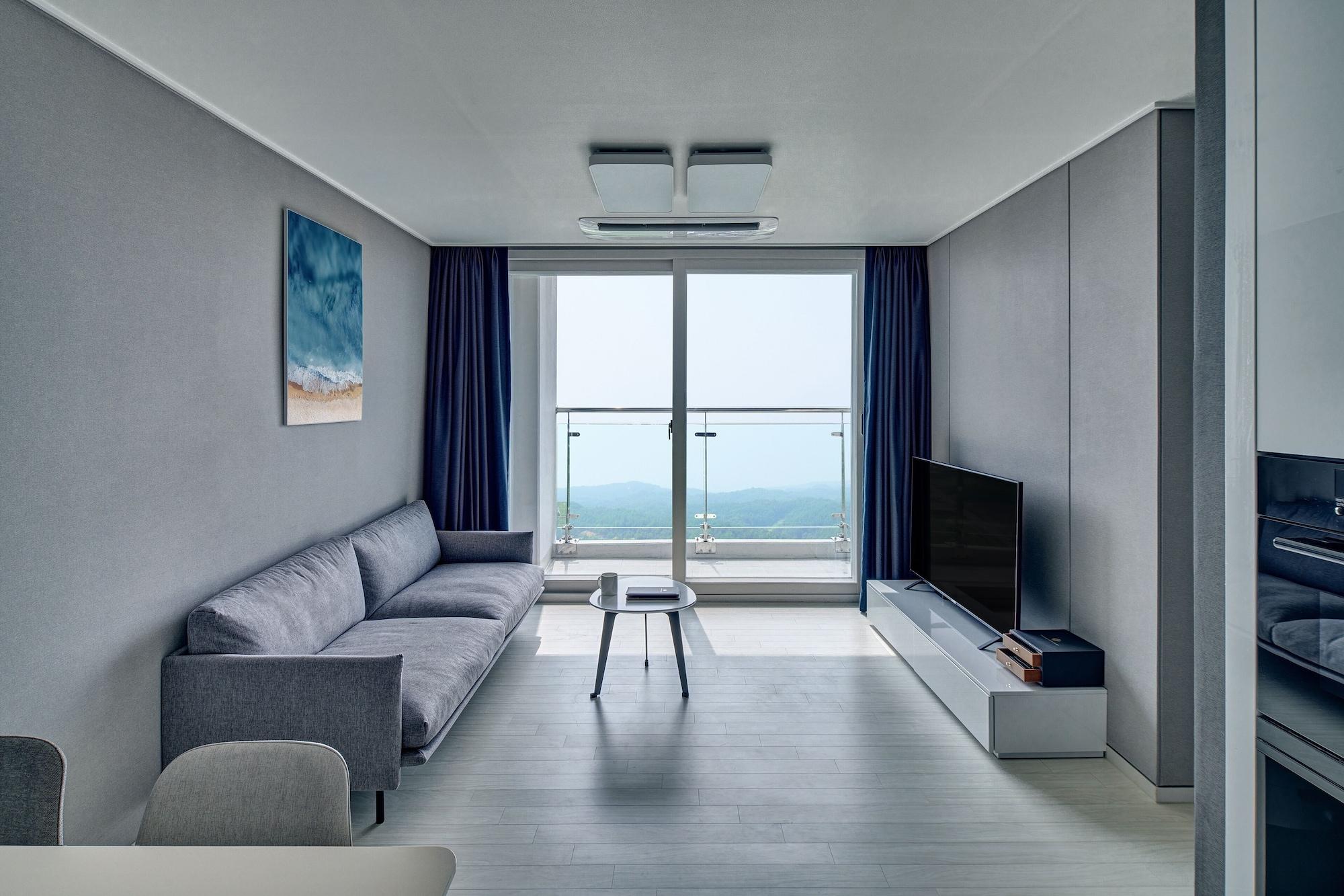 Chonpines Ocean Suites 28/50
