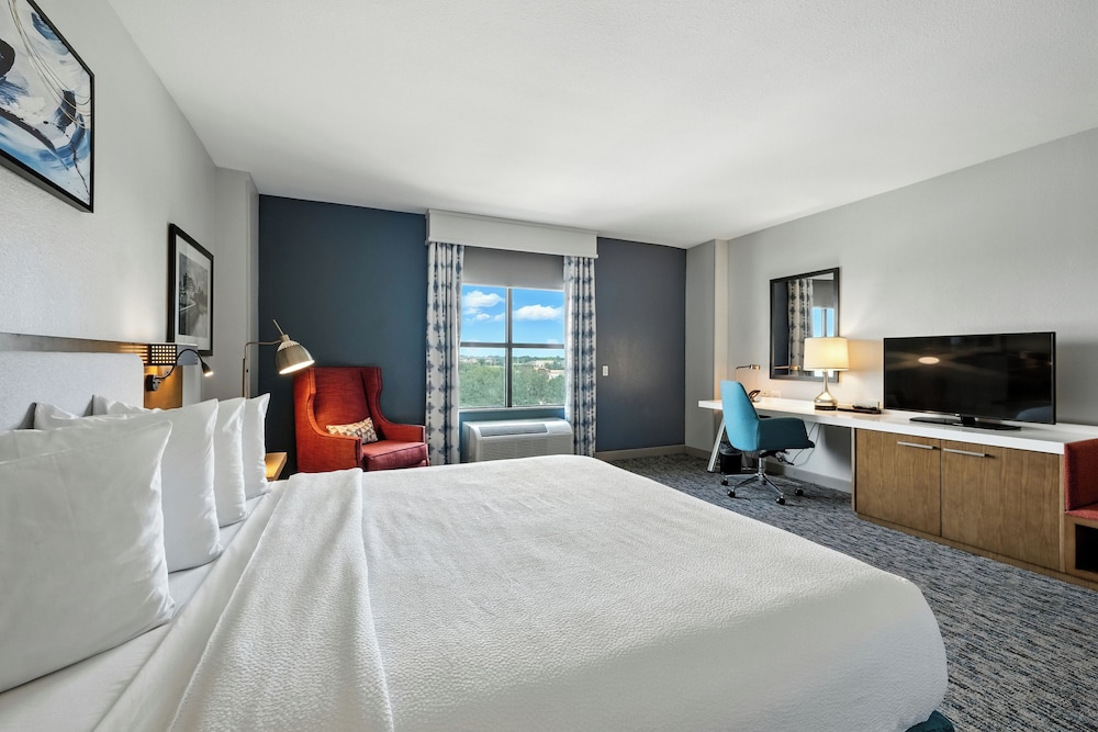 Evolution, King Bed