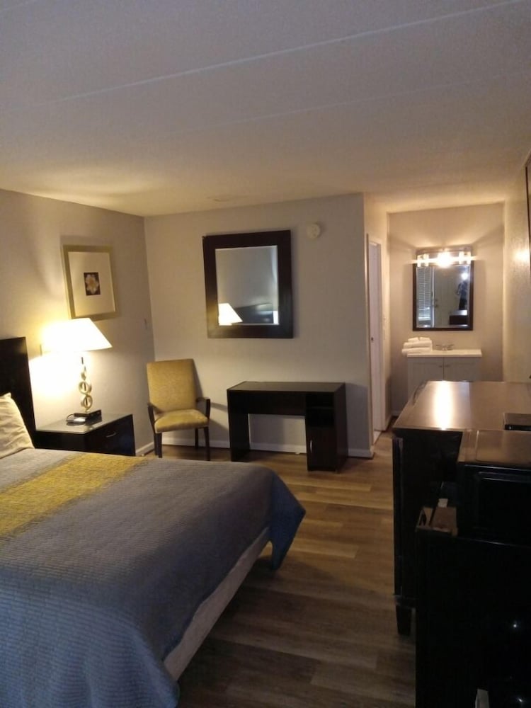 APM Inn & Suites 27/54