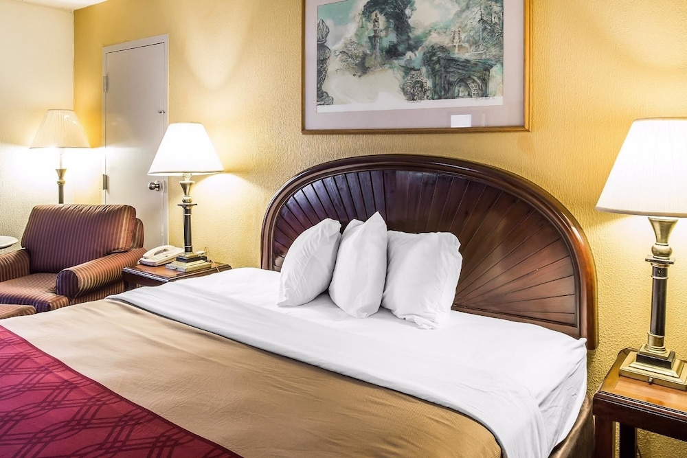 Rodeway Inn & Suites Carrollton, GA 10/42