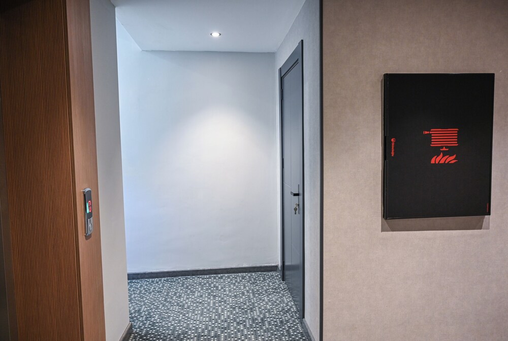 Landmark Hotel 28/50