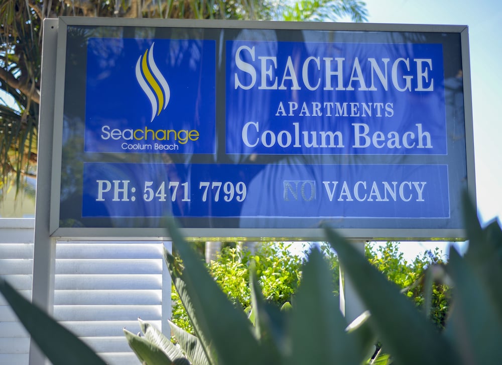 SEACHANGE COOLUM BEACH 4/76
