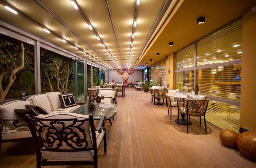 LA TERRAZZA HOTEL 45/60