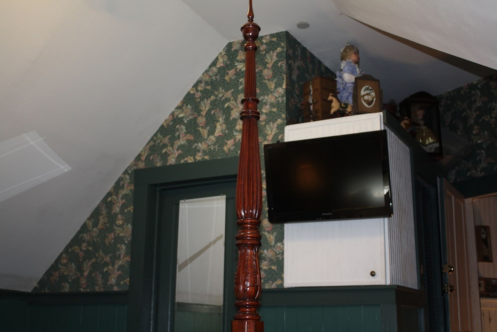 McFarlin House Bed and Breakfast 63/69
