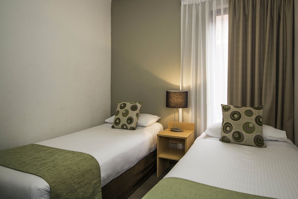 2 BEDROOMS, APARTMENT, TWIN BEDS