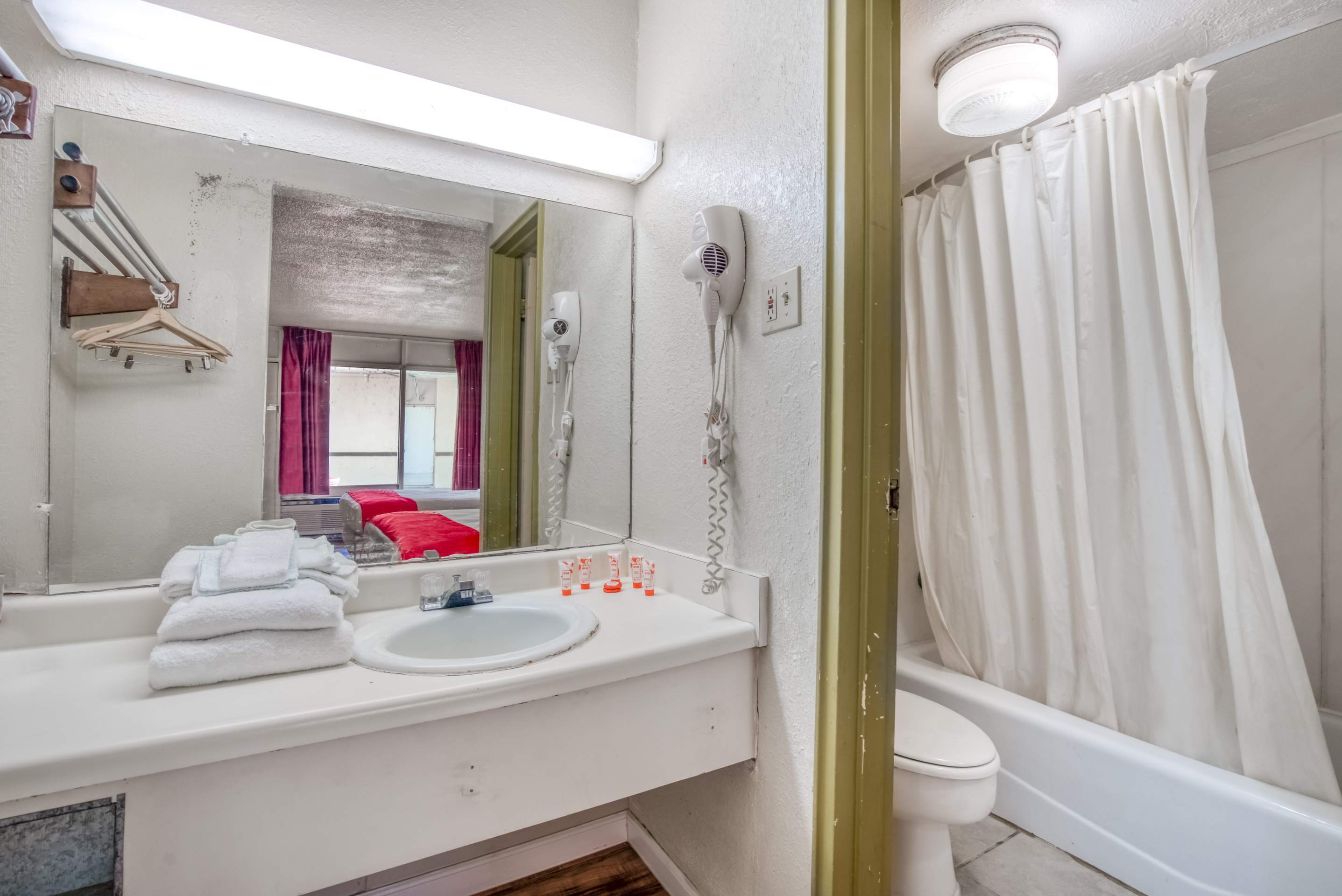 Hotel Brownwood Hwy 67 (ex. Budget Inn & Suites Brownwood) 39/43